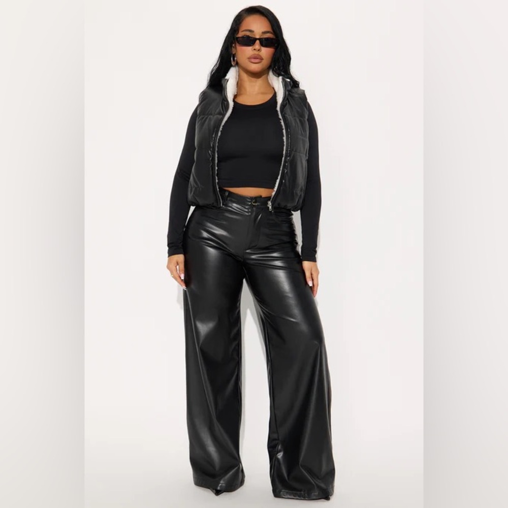 •Dana• Black Faux Leather Puffer Vest with Sherpa Lining - Picture 2 of 3